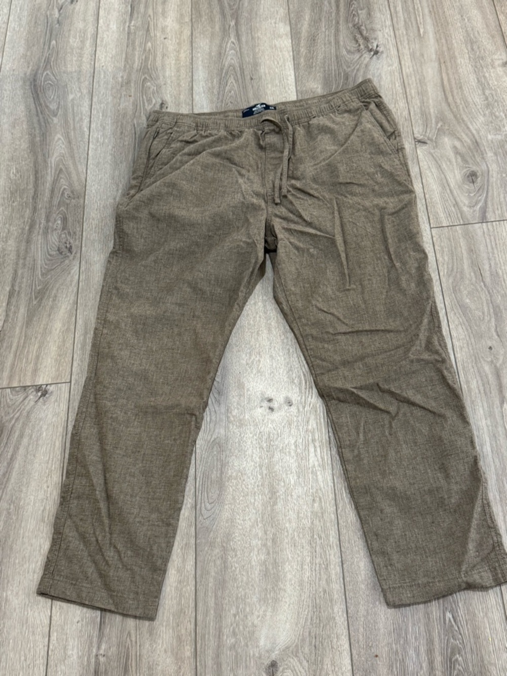 Hollister Men's linen blend pants